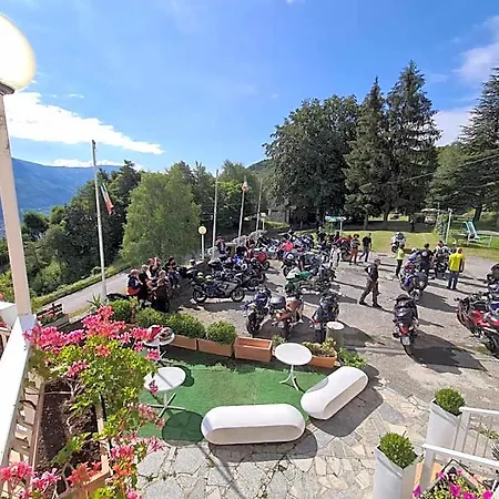 Mirabeau Inn *